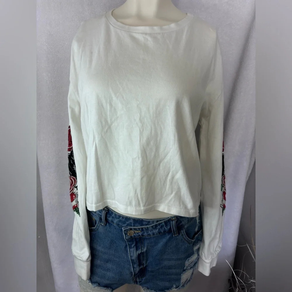 FOREVER21  Cropped‎ Embroidered Roses Long Sleeve Cotton Shirt Size Large